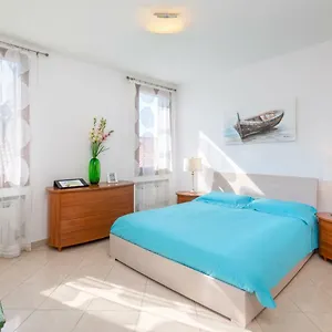  Apartment Convenient In Italy